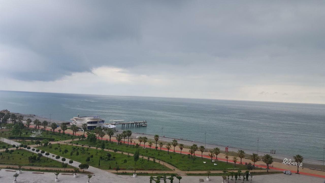 Mimino Apartment Deluxe First Line Batumi Kültér fotó
